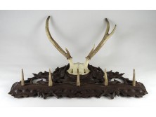 Antik szarvasagancsos faragott vadász fogas 60 x 70 cm