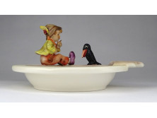 Régi Hummel porcelán hamutál oldalán kisfiú és holló 