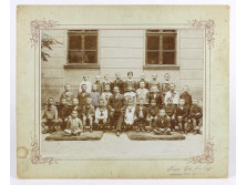 Frussa Ede fotográfus : Antik iskolai csoportkép osztálykép 22 x 27 cm