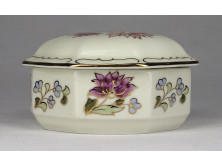 Vajszínű virágos festésű Zsolnay porcelán bonbonier