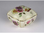 Régi, pillangó mintás, vajszínű Zsolnay porcelán bonbonier