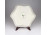 Vajszínű, hatszög alakú, Sissy mintás Zsolnay porcelán kínáló tál, asztalközép 21 cm