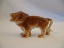 Régi mini porcelán hím oroszlán 5 cm