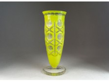Régi sárgára színezett csiszolt üveg váza